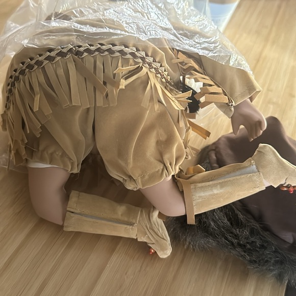 Native American Indian Porcelain Doll Collectible - Picture 14 of 14